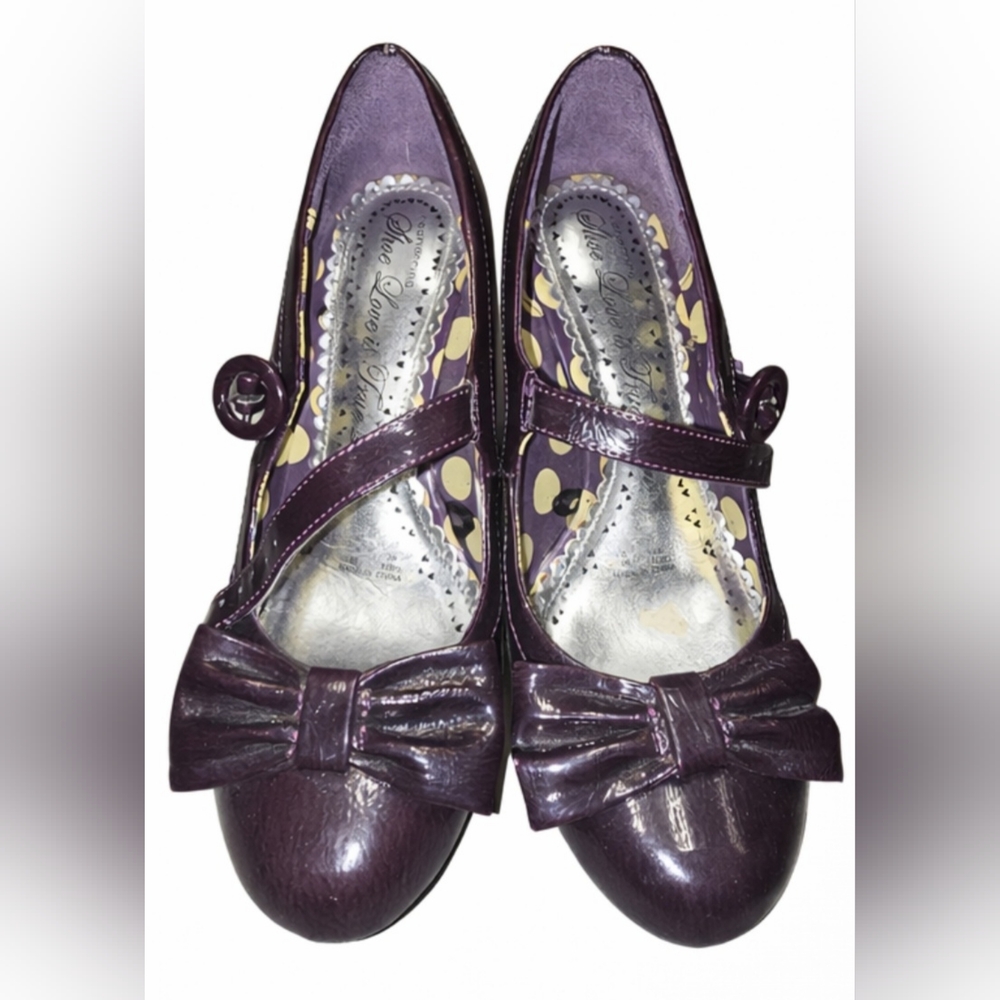 Elegant Purple Shoes with Bow